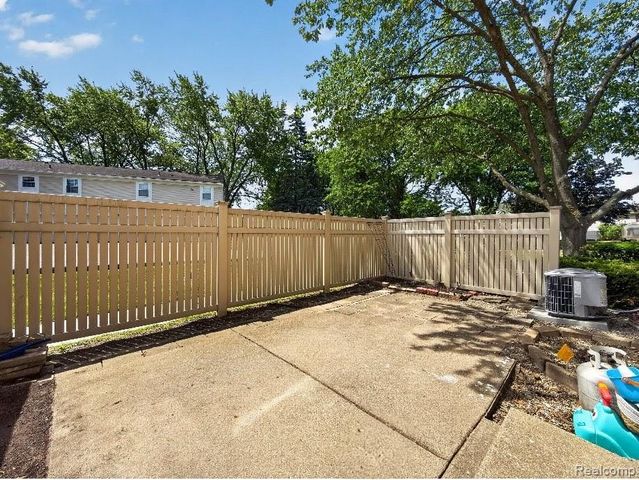 20830 W Glen Haven Circle, Novi, MI 48167