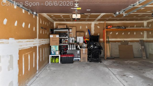 20830 W Glen Haven Circle, Novi, MI 48167