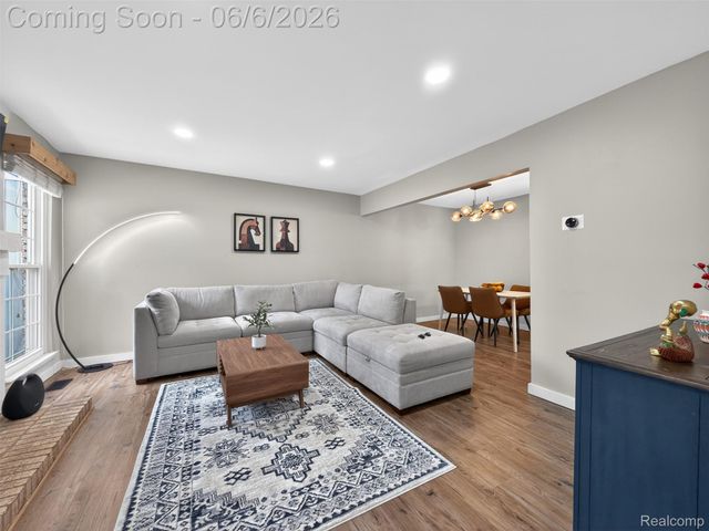 20830 W Glen Haven Circle, Novi, MI 48167