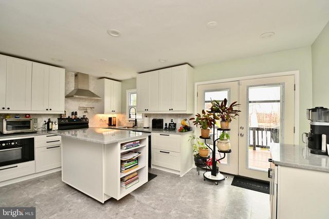 6431 FOREST RD, Landover, MD 20785