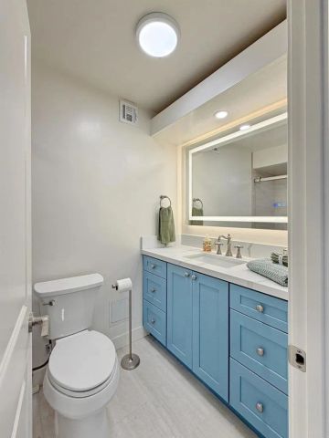 1820 Avenida del Mundo 208, Coronado, CA 92118