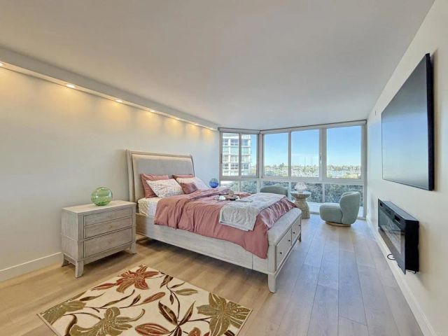 1820 Avenida del Mundo 208, Coronado, CA 92118