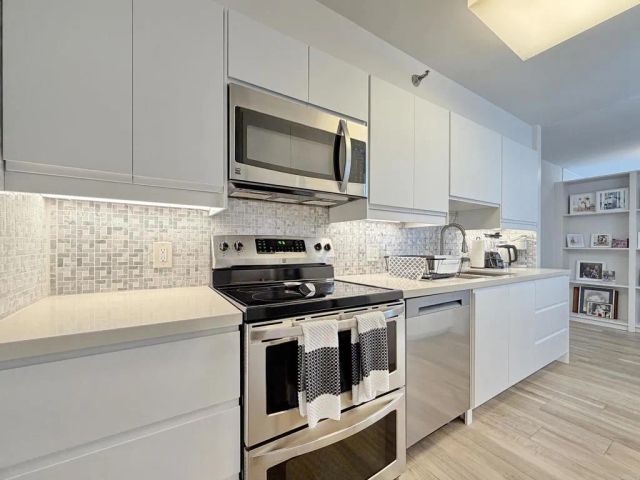 1820 Avenida del Mundo 208, Coronado, CA 92118
