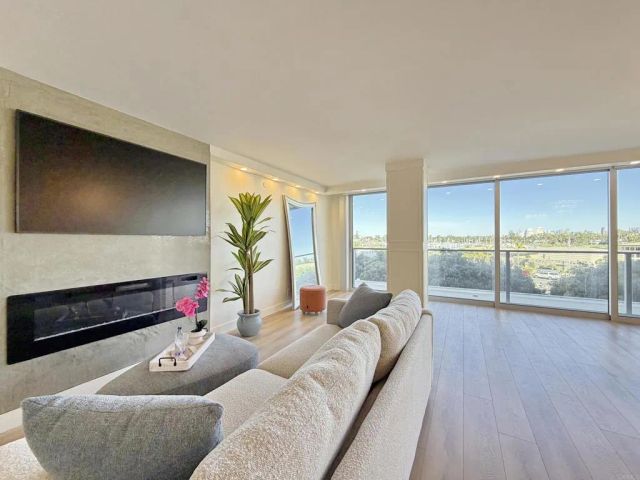 1820 Avenida del Mundo 208, Coronado, CA 92118