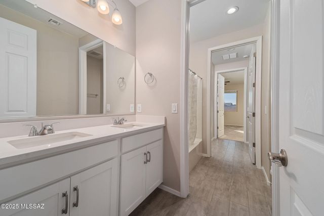 10190 S Rolling Water Drive, Vail, AZ 85641