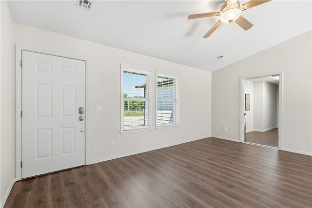 800 SW 3rd Avenue, Gravette, AR 72736