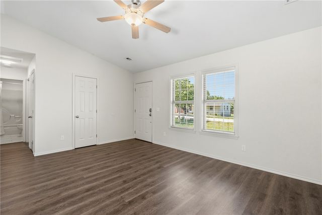 800 SW 3rd Avenue, Gravette, AR 72736