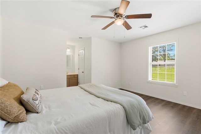 800 SW 3rd Avenue, Gravette, AR 72736