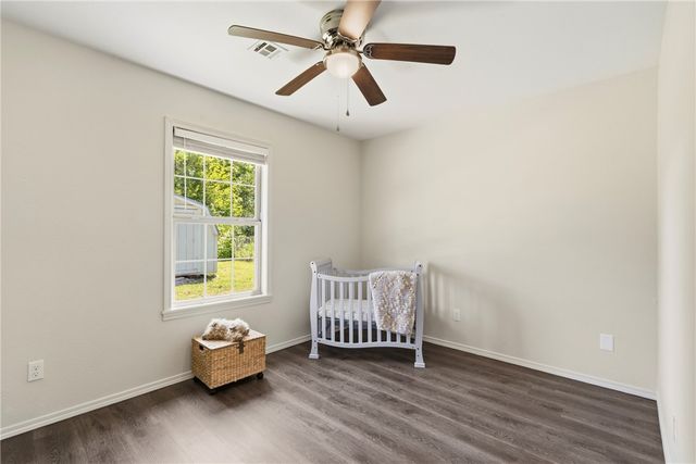 800 SW 3rd Avenue, Gravette, AR 72736