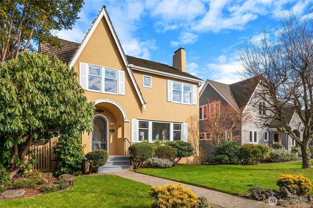 3832 48th Avenue NE, Seattle, WA 98105