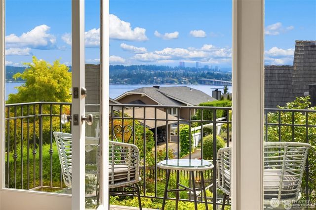 3832 48th Avenue NE, Seattle, WA 98105