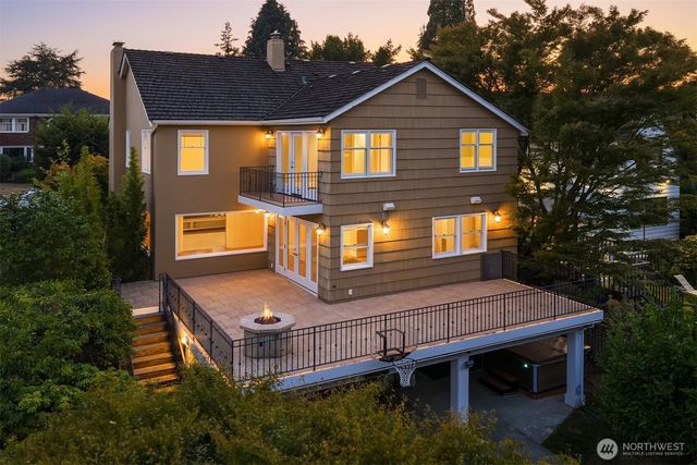 3832 48th Avenue NE, Seattle, WA 98105