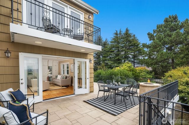 3832 48th Avenue NE, Seattle, WA 98105