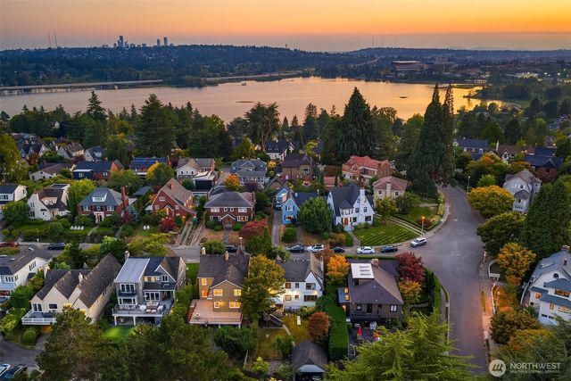 3832 48th Avenue NE, Seattle, WA 98105