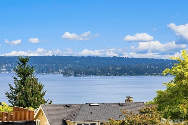 3832 48th Avenue NE, Seattle, WA 98105