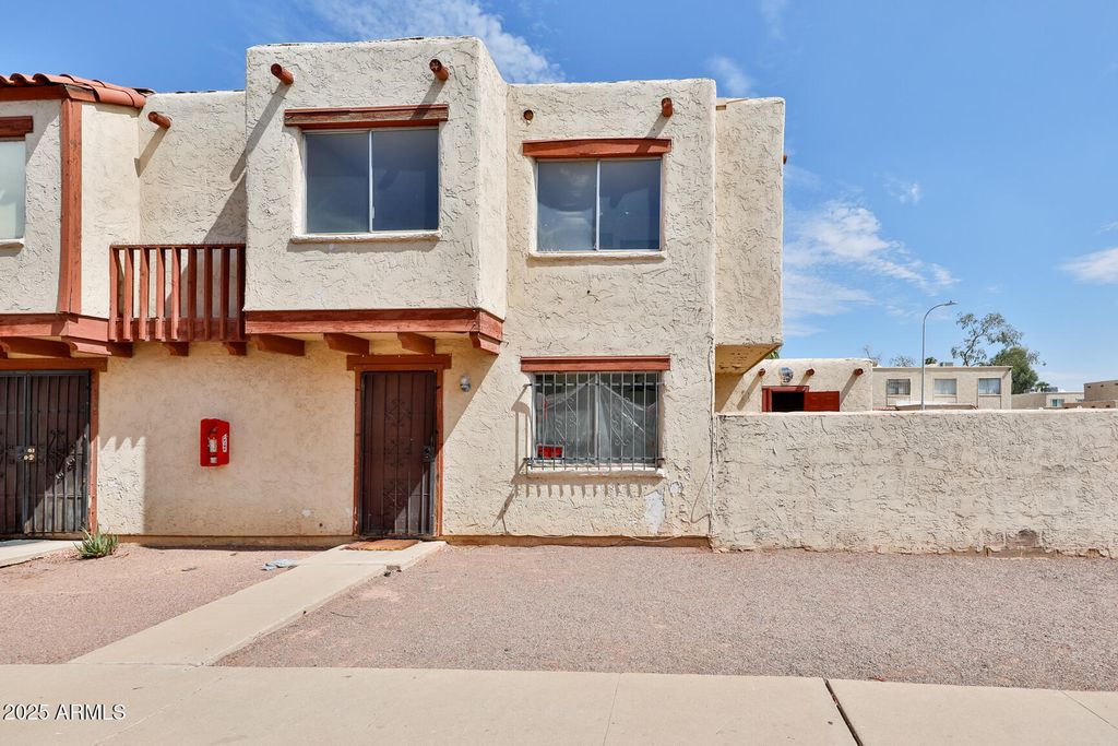 5438 W LYNWOOD Street, Phoenix, AZ 85043