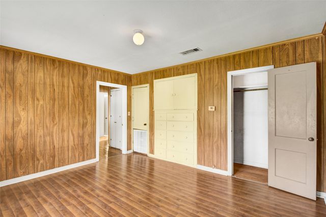 108 W Clinton Avenue, Athens, TX 75751