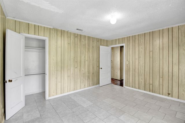 108 W Clinton Avenue, Athens, TX 75751