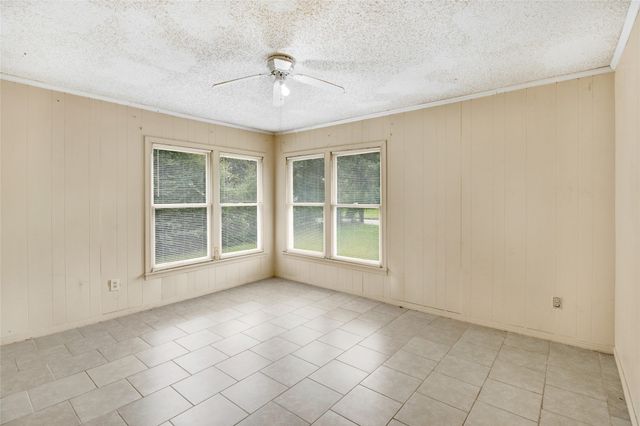 108 W Clinton Avenue, Athens, TX 75751