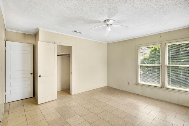 108 W Clinton Avenue, Athens, TX 75751