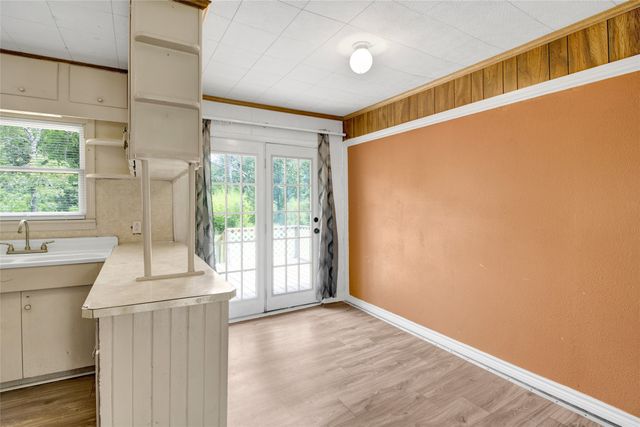 108 W Clinton Avenue, Athens, TX 75751