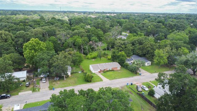 108 W Clinton Avenue, Athens, TX 75751