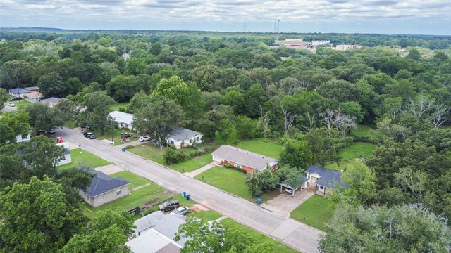108 W Clinton Avenue, Athens, TX 75751