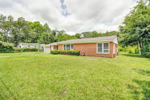 108 W Clinton Avenue, Athens, TX 75751
