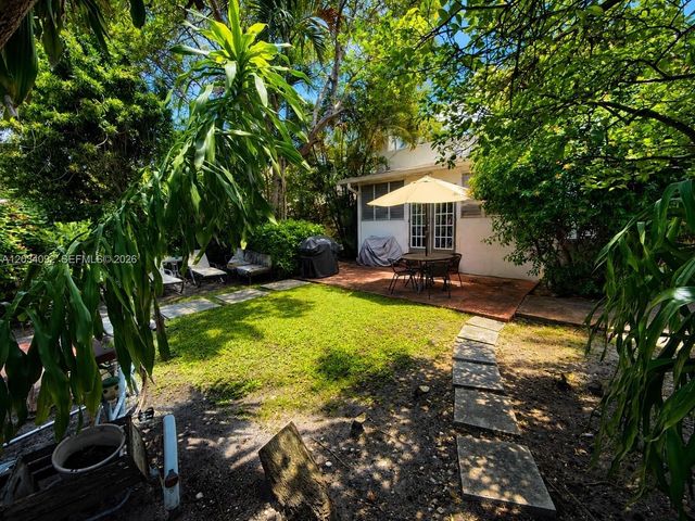 452 SW 26th Road, Miami, FL 33129
