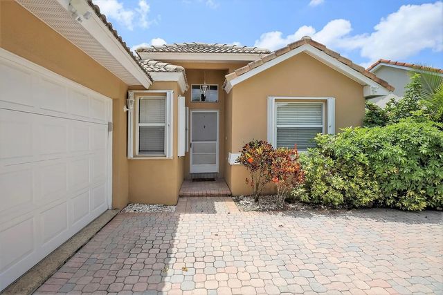 13284 Majestic Pine Court, Delray Beach, FL 33484