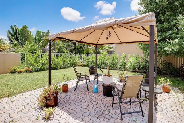 13284 Majestic Pine Court, Delray Beach, FL 33484