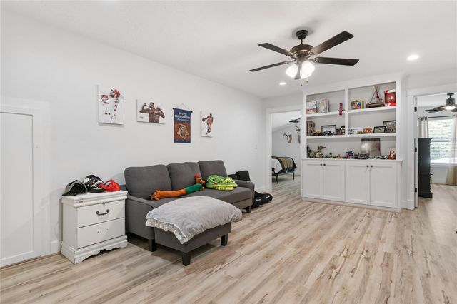 41111 Community Road, Magnolia, TX 77354