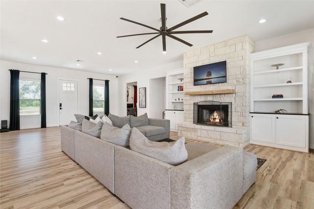 41111 Community Road, Magnolia, TX 77354