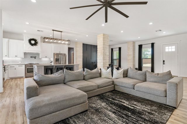 41111 Community Road, Magnolia, TX 77354