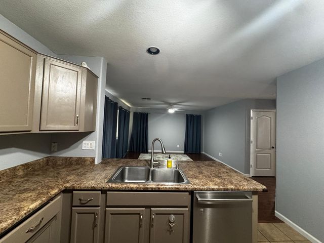 2420 W Cordia Lane, Phoenix, AZ 85085