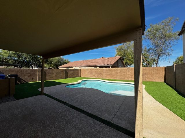 2420 W Cordia Lane, Phoenix, AZ 85085