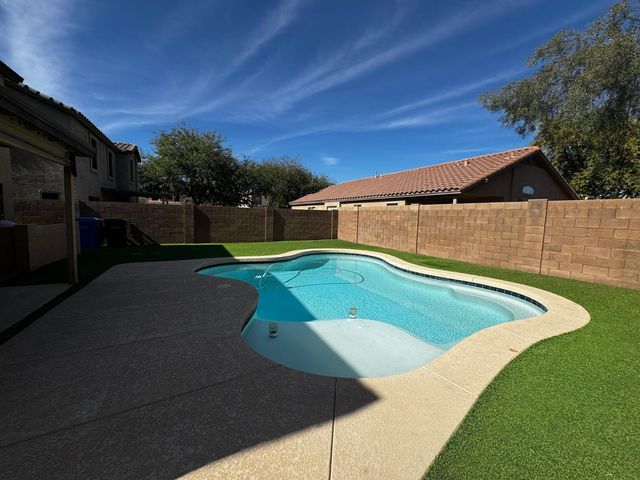 2420 W Cordia Lane, Phoenix, AZ 85085