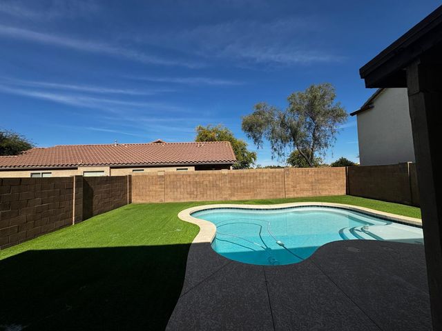 2420 W Cordia Lane, Phoenix, AZ 85085