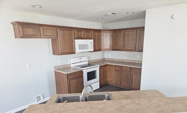 1549 S Commercial St 11, Aransas Pass, TX 78336