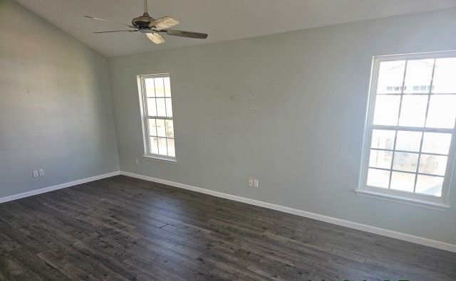 1549 S Commercial St 11, Aransas Pass, TX 78336