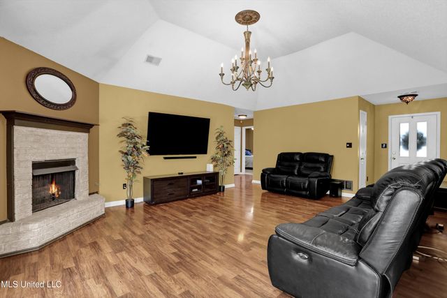 5623 W Avalon Drive, Horn Lake, MS 38637