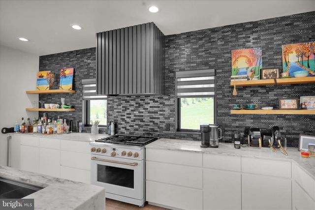1064 RICK RD, Reading, PA 19605