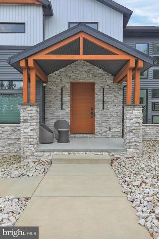 1064 RICK RD, Reading, PA 19605