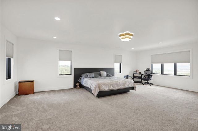 1064 RICK RD, Reading, PA 19605