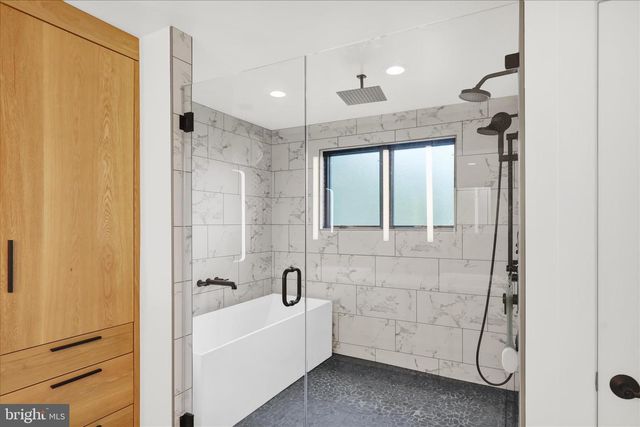 1064 RICK RD, Reading, PA 19605
