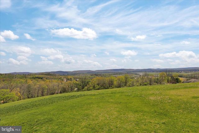 1064 RICK RD, Reading, PA 19605