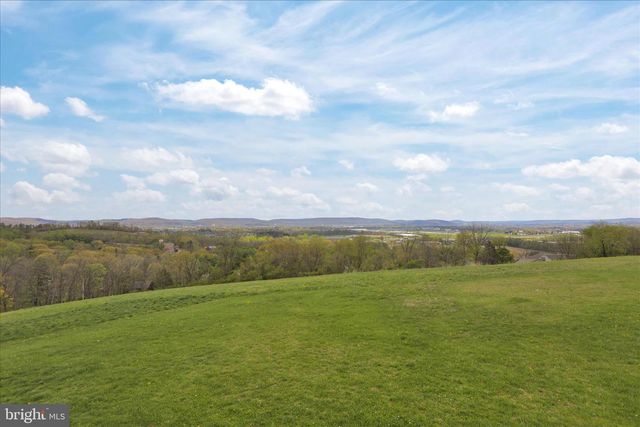 1064 RICK RD, Reading, PA 19605