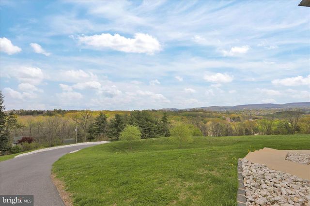1064 RICK RD, Reading, PA 19605