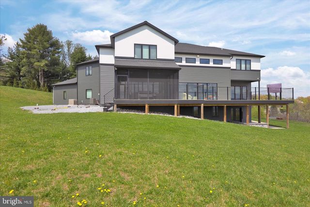 1064 RICK RD, Reading, PA 19605