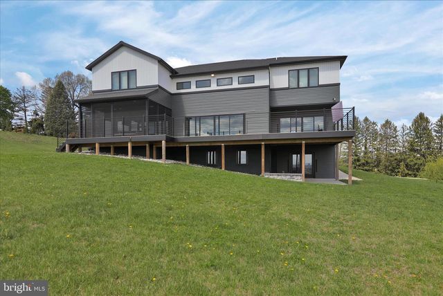 1064 RICK RD, Reading, PA 19605